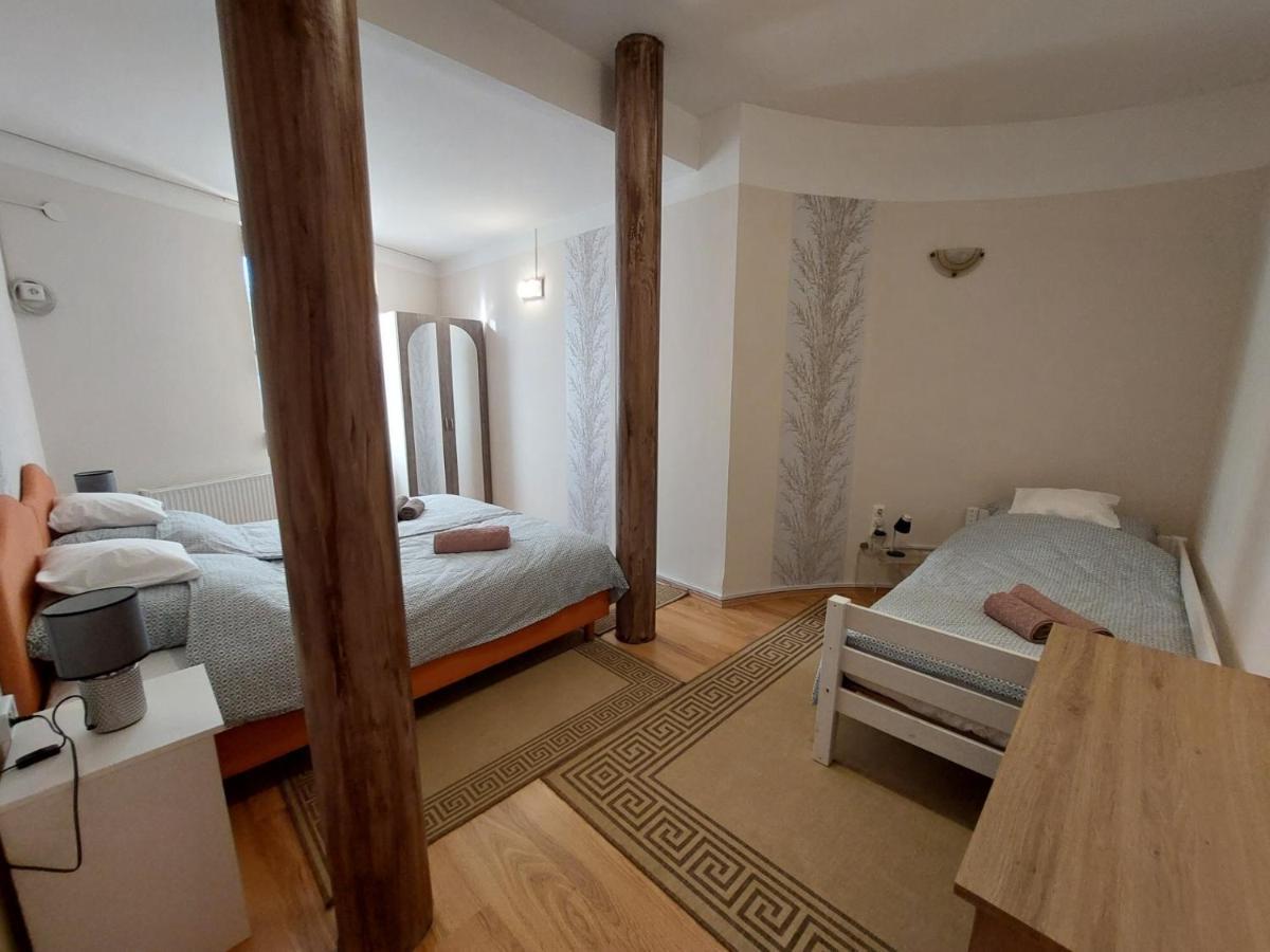 CsaládBarát Vendéglak Szegedi Magánszálláshely 9 fő részére, nagycsaládok és baráti társaságok részére Exterior foto