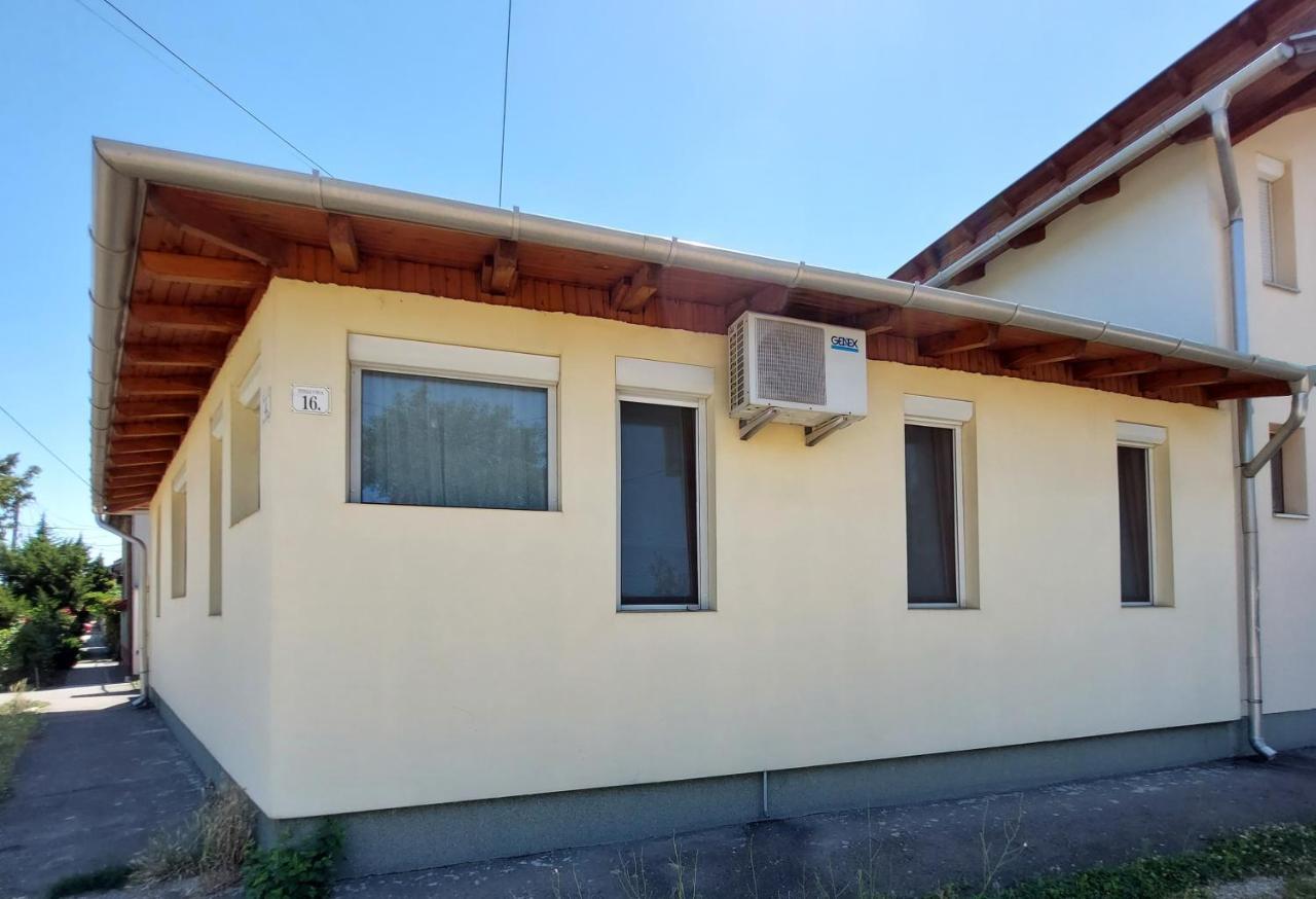CsaládBarát Vendéglak Szegedi Magánszálláshely 9 fő részére, nagycsaládok és baráti társaságok részére Exterior foto