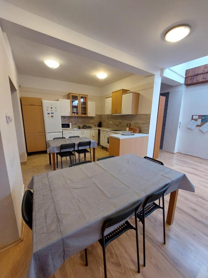 CsaládBarát Vendéglak Szegedi Magánszálláshely 9 fő részére, nagycsaládok és baráti társaságok részére Exterior foto