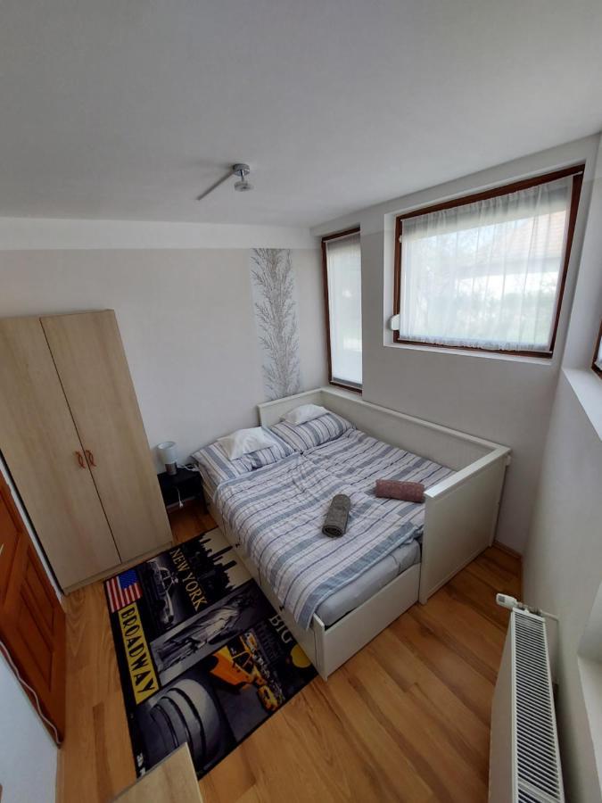 CsaládBarát Vendéglak Szegedi Magánszálláshely 9 fő részére, nagycsaládok és baráti társaságok részére Exterior foto